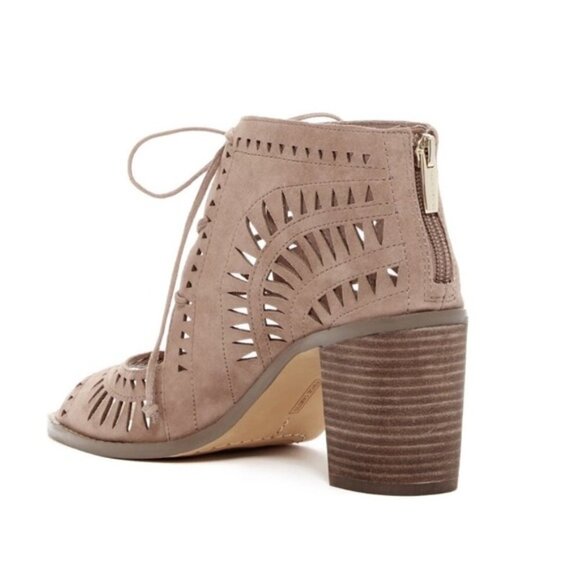 Vince Camuto tarita cutout lace-up sandal 8 - Picture 3 of 12